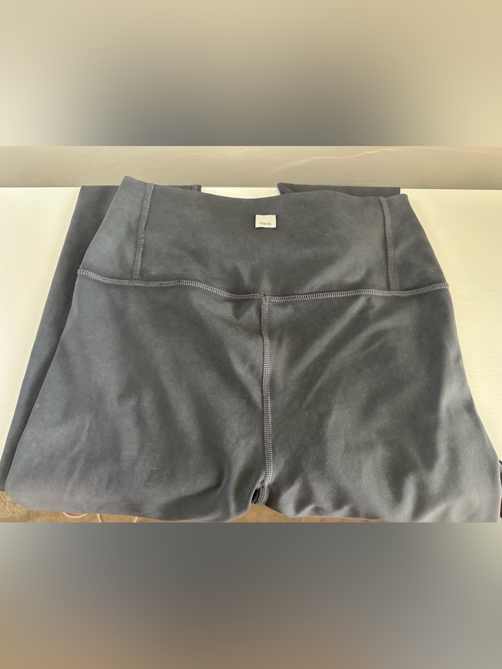 Vuori Women’s gray leggings size medium